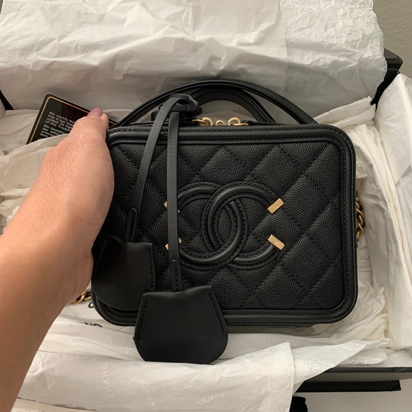 Chanel CC Filigree Vanity Small Black - Picture 10 of 17